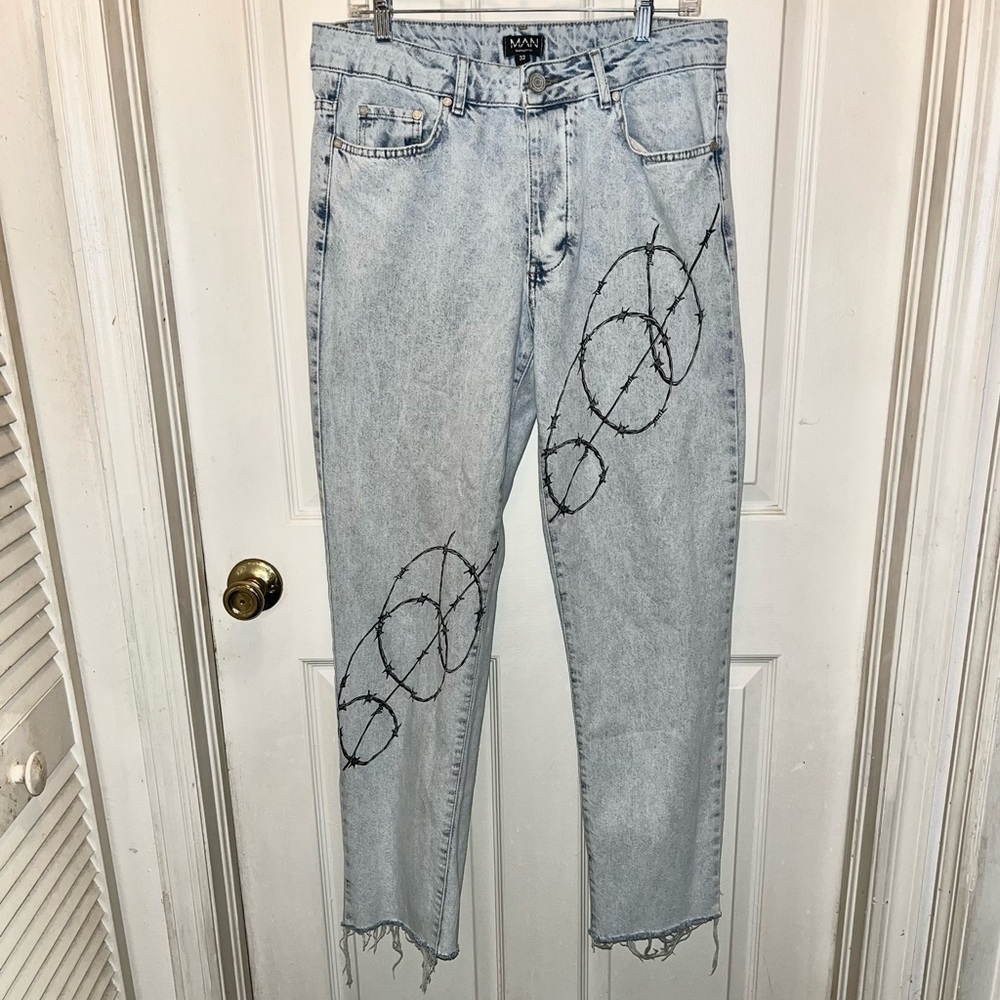 BOOHOO MAN Distressed Relaxed Rigid Barbed Wire Denim Jeans. Waist 34.